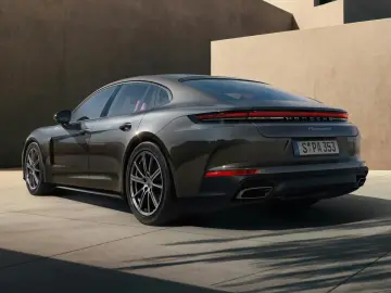 Mașină de mașină!!! Uite ce culoare ... are