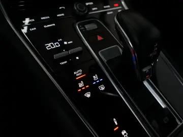 Panamera Turbo Kreide SportDesign HUD CARBON 360