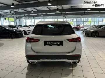 Mercedes-Benz Premium Car