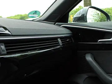 A4 Avant 35TFSI S LINE BLACK B&O TOUR VIRTUAL