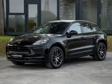 Macan Basis LED Keyless Car Play