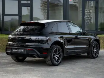 Macan Basis LED Keyless Car Play