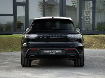 Macan Basis LED Keyless Car Play