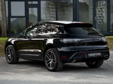 Macan Basis LED Keyless Car Play