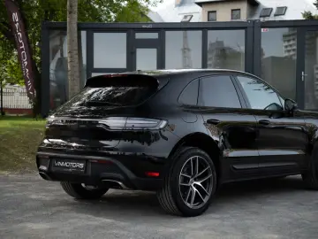 Macan Basis LED Keyless Car Play