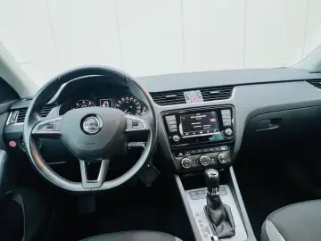 Octavia Lim. Joy HU NEU