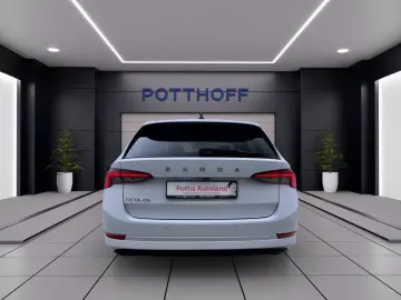 Octavia Combi 2.0 TDI DSG STYLE NAVI ACC SITZHZG