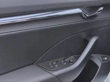 Octavia Combi 2.0 TDI DSG STYLE NAVI ACC SITZHZG