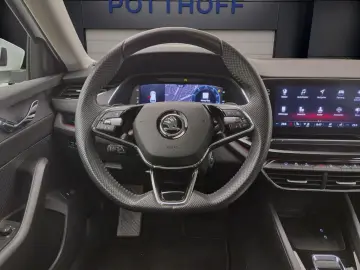 Octavia Combi 2.0 TDI DSG STYLE NAVI ACC SITZHZG