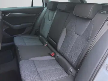 Octavia Combi 2.0 TDI DSG STYLE NAVI ACC SITZHZG