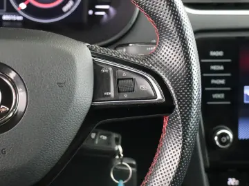 OCTAVIA COMBI RS 245 2.0TSI DIGITAL TACHO NAVI