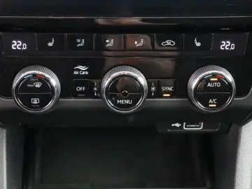 OCTAVIA COMBI RS 245 2.0TSI DIGITAL TACHO NAVI