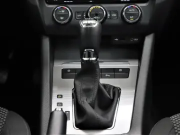 Octavia 1.8 TSI 179PS Lim. Ambition 4x4 DSG Navi