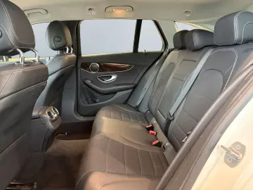 C 300 e T 9G-TRON  LED 360  el Sitze SHZ el Heck