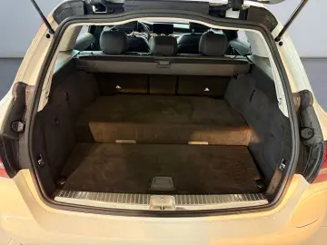 C 300 e T 9G-TRON  LED 360  el Sitze SHZ el Heck