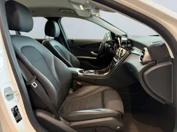 C 300 e T 9G-TRON  LED 360  el Sitze SHZ el Heck