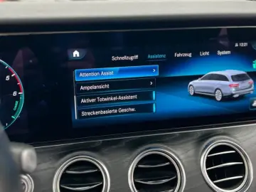 E 300T d e AMG 360 KAMERA PANO DISTRO AMBIENTE