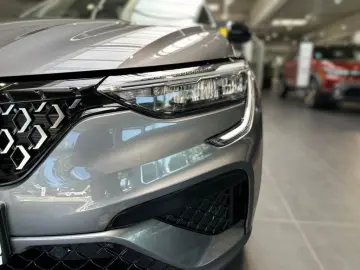 Arkana TECHNO E-Tech Full Hybrid 145PS