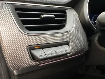 Arkana TECHNO E-Tech Full Hybrid 145PS