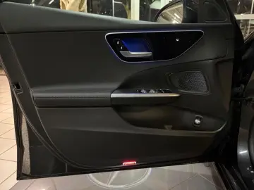 C 300 de 4M T AVANTGARDE AHK DISTRONIC KAMERA