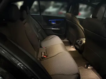 C 300 de 4M T AVANTGARDE AHK DISTRONIC KAMERA