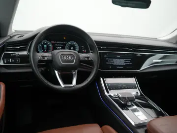 AUDI Q8 AHK B&O LEDER NACHTSICHT NAVI SITZBELÜFTUNG