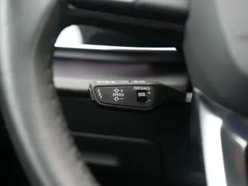 AUDI Q8 AHK B&O LEDER NACHTSICHT NAVI SITZBELÜFTUNG