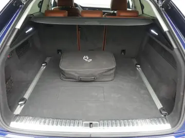 AUDI Q8 AHK B&O LEDER NACHTSICHT NAVI SITZBELÜFTUNG