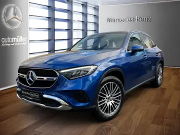 MERCEDES-BENZ GLC 220 d 4M Avantgarde AHK Pano Distr…