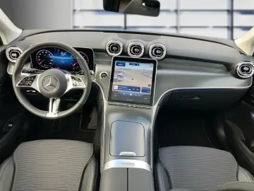 MERCEDES-BENZ GLC 220 d 4M Avantgarde AHK Pano Distr…