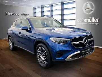 MERCEDES-BENZ GLC 220 d 4M Avantgarde AHK Pano Distr…
