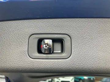 MERCEDES-BENZ GLC 220 d 4M Avantgarde AHK Pano Distr…