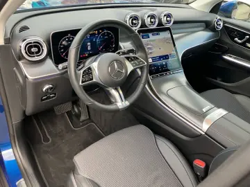 MERCEDES-BENZ GLC 220 d 4M Avantgarde AHK Pano Distr…