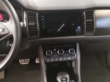 SKODA Kodiaq 2.0 TDI Sportline 4x4 DSG ACC AHK LED Sta