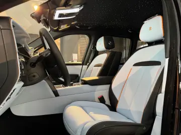 ROLLS ROYCE Cullinan Black Badge BESPOKE AUDIO STARLIGHT