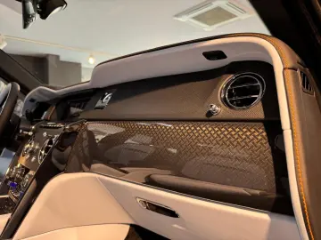 ROLLS ROYCE Cullinan Black Badge BESPOKE AUDIO STARLIGHT