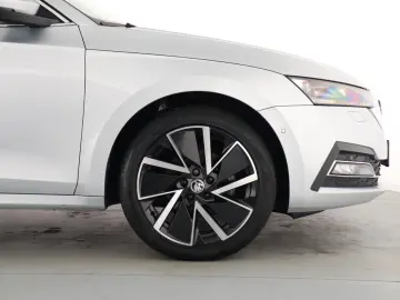 SKODA OCTAVIA COMBI FIRST 1.5TSI HEAD-UP 18 ZOLL AERO