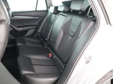 SKODA OCTAVIA COMBI FIRST 1.5TSI HEAD-UP 18 ZOLL AERO