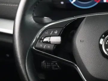 SKODA OCTAVIA COMBI FIRST 1.5TSI HEAD-UP 18 ZOLL AERO