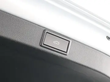 SKODA OCTAVIA COMBI FIRST 1.5TSI HEAD-UP 18 ZOLL AERO