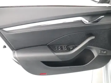 SKODA OCTAVIA COMBI FIRST 1.5TSI HEAD-UP 18 ZOLL AERO