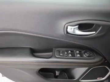 JEEP Compass 1.4 MultiAir Limited 4WD Klimaaut. Navi