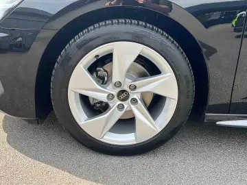 AUDI A3 1.5 TSI S-Line S-tronic  Navi  ACC  SHZ  App