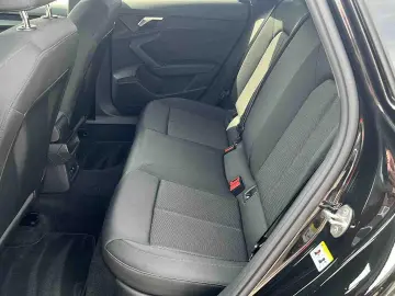 AUDI A3 1.5 TSI S-Line S-tronic  Navi  ACC  SHZ  App