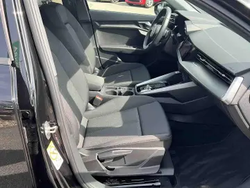 AUDI A3 1.5 TSI S-Line S-tronic  Navi  ACC  SHZ  App