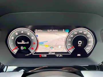 AUDI A3 1.5 TSI S-Line S-tronic  Navi  ACC  SHZ  App