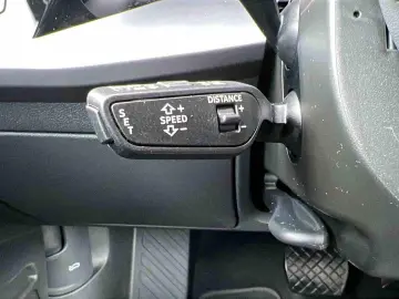 AUDI A3 1.5 TSI S-Line S-tronic  Navi  ACC  SHZ  App