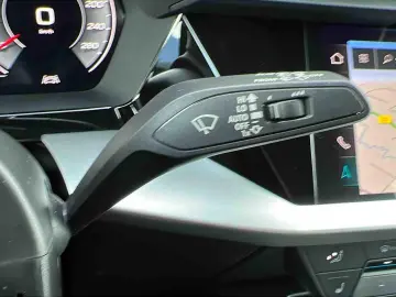 AUDI A3 1.5 TSI S-Line S-tronic  Navi  ACC  SHZ  App