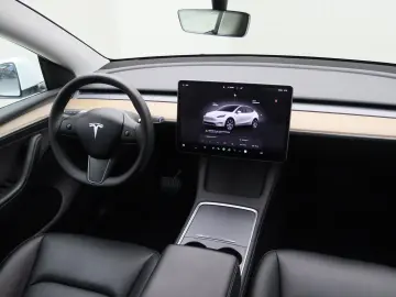TESLA Model Y Standard RWD Plus 351pk [ LFP ACCU AUTOP