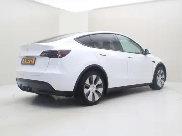 TESLA Model Y Standard RWD Plus 351pk [ LFP ACCU AUTOP